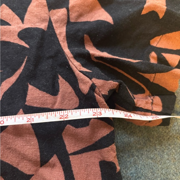 Linen Abstract Patterned Boxy Cropped Button-Up - Picture 4 of 7